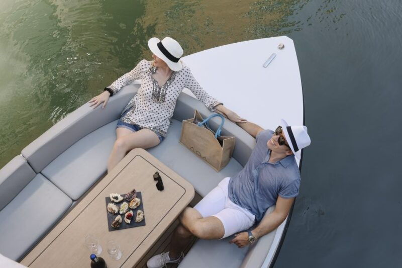 venice-hidden-canals-on-electric-boat