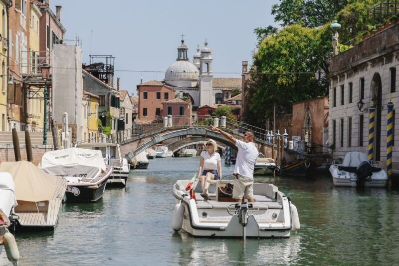 venice-hidden-canals-on-electric-boat
