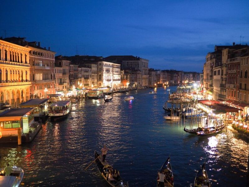 venice-highlights-and-hidden-gems-night-walking-tour