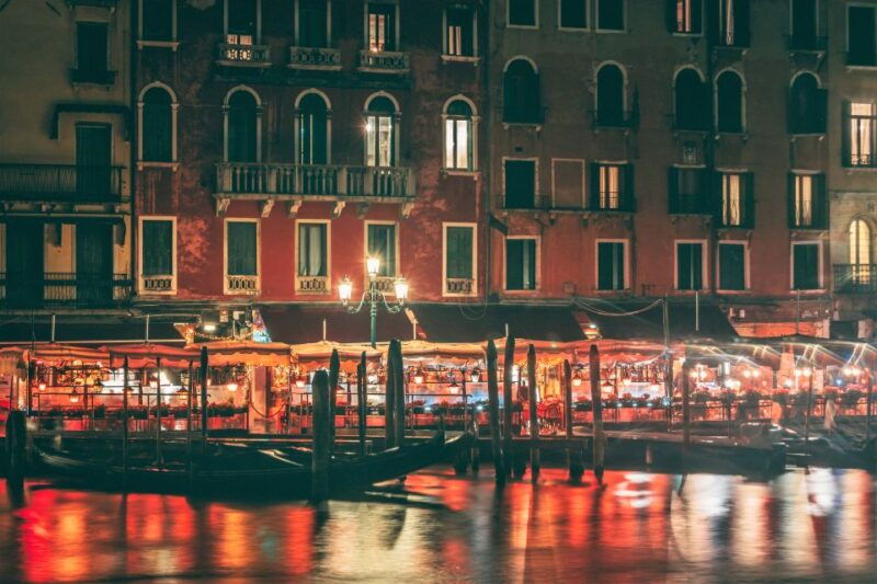 venice-highlights-and-hidden-gems-night-walking-tour
