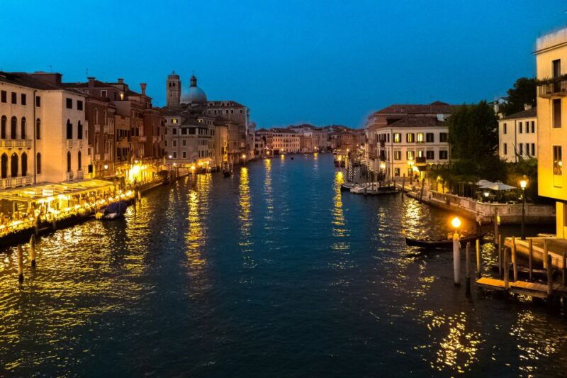 venice-highlights-and-hidden-gems-night-walking-tour