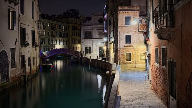 venice-highlights-and-hidden-gems-night-walking-tour