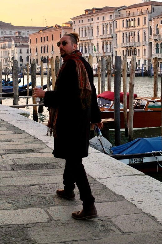 venice-historic-walk-the-city-architecture-traditions