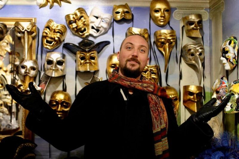 venice-historic-walk-the-city-architecture-traditions