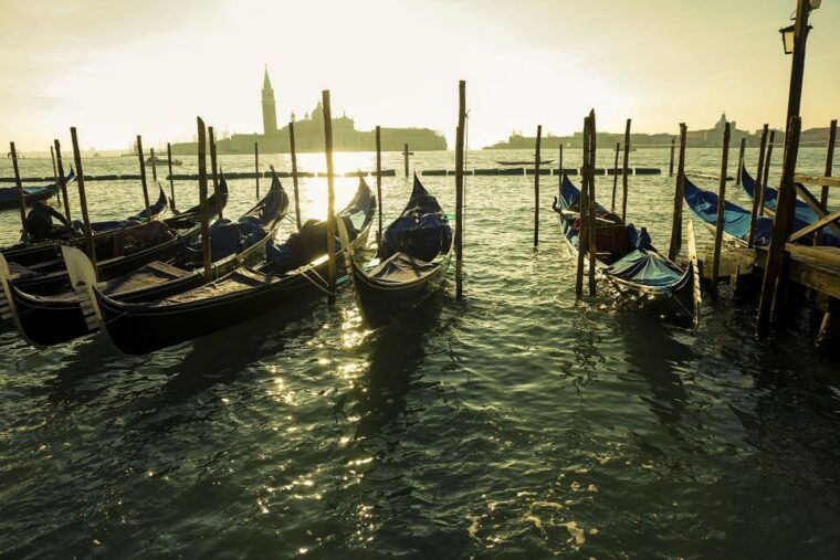 venice-historical-gondola-yard-private-tour
