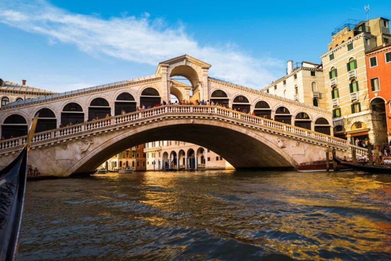venice-insta-perfect-walk-with-a-local
