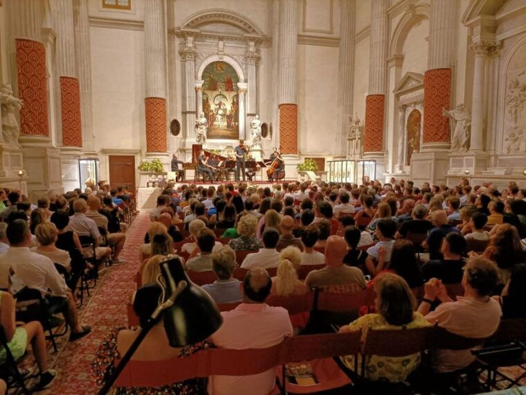 venice-interpreti-veneziani-concert-at-church-of-san-vidal