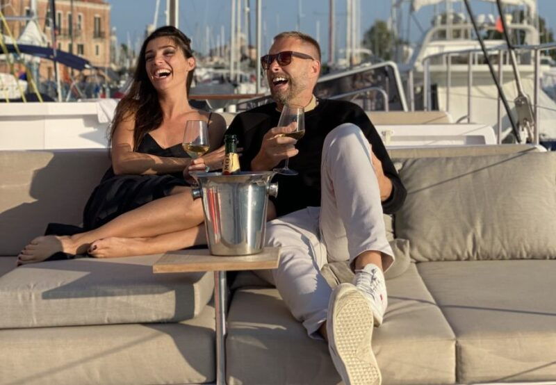 venice-lagoon-catamaran-tour-with-classical-music-drinks