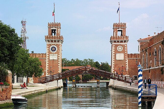 venice-lagoon-private-boat-tour-with-prosecco-aperitif