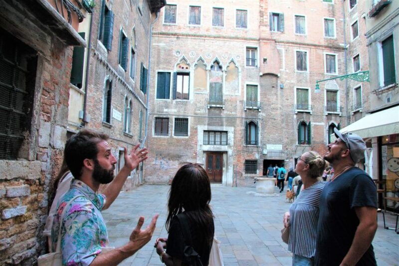 venice-local-secrets-of-venice-tapas-wine-walking-tour