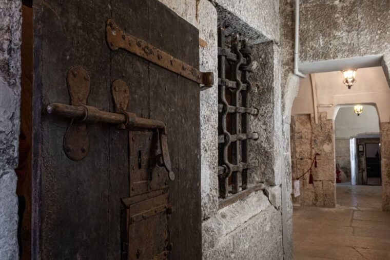 venice-lords-of-the-night-prisons-palace-cells-tortures