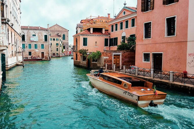 venice-marco-polo-airport-private-transfer-to-hotel-by-car-boat