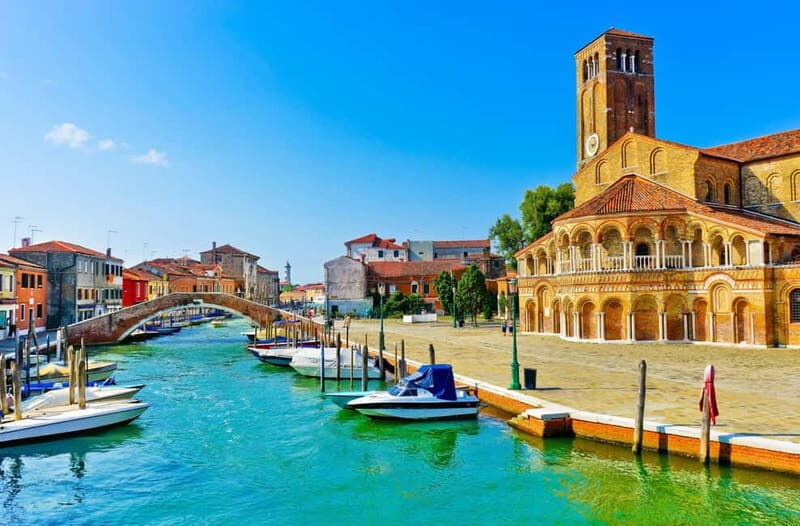 Venice-Murano: boat transfer and glassblowing demonstration in 4 languages - A closer look at the Venice-Murano glass experience