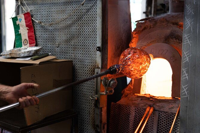 venice-murano-island-glass-factory-tour-with-glass-blowing-demonstration