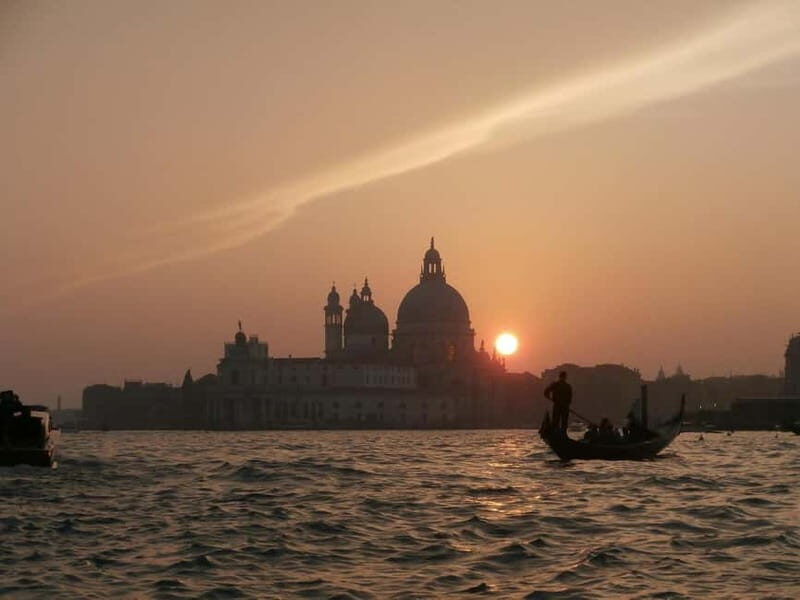 Venice: Night Guided Walking Tour of the City's Highlights - Who Is This Tour Perfect For?