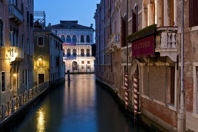 venice-private-after-dark-tour-and-gondola-ride
