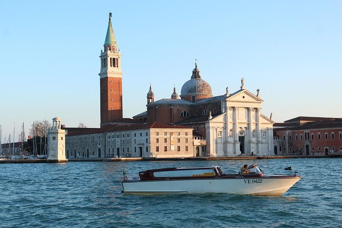 venice-private-arrival-transfer-by-water-taxi-cruise-port-to-central-venice-2