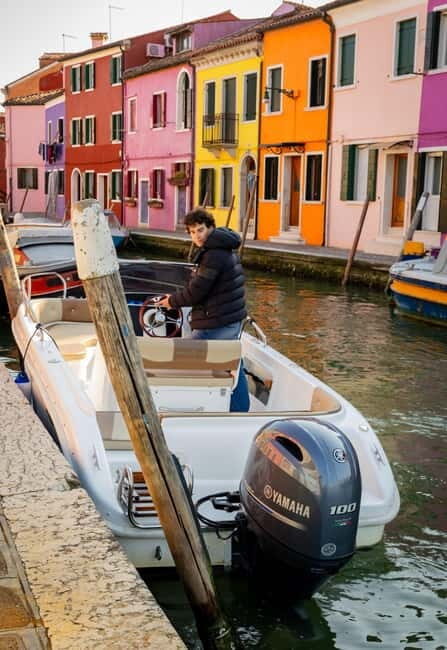 Venice: Private boat tour and shooting in Burano - Key Points