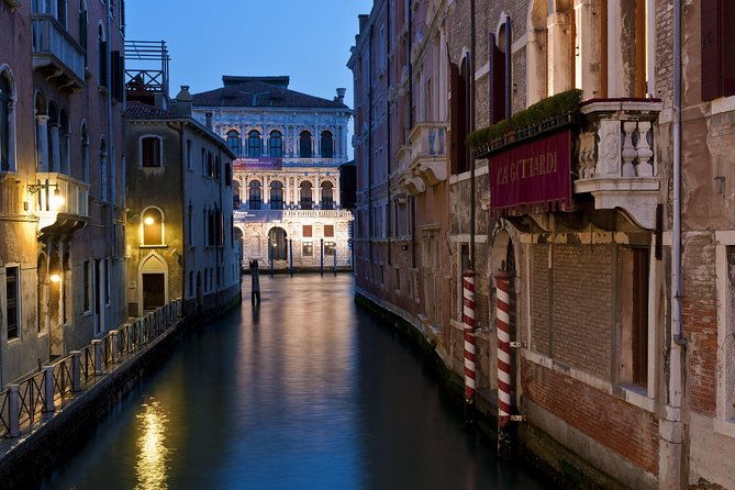 venice-private-evening-stroll-with-vip-entry-to-saint-marks-after-hours