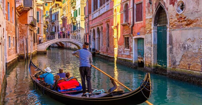 venice-private-gondola-ride-experience