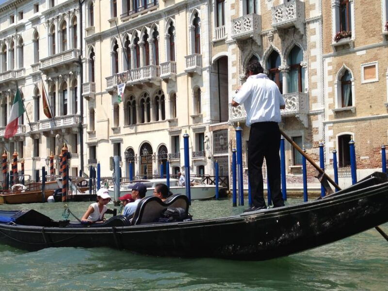 venice-private-gondola-ride-experience