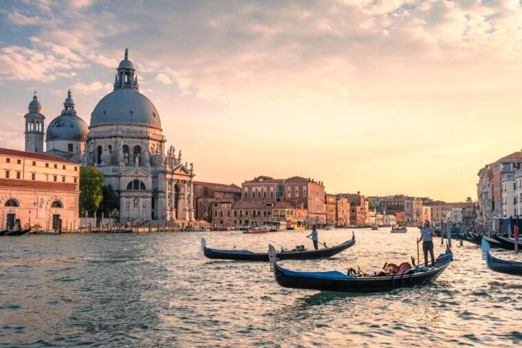 venice-private-gondola-ride-experience