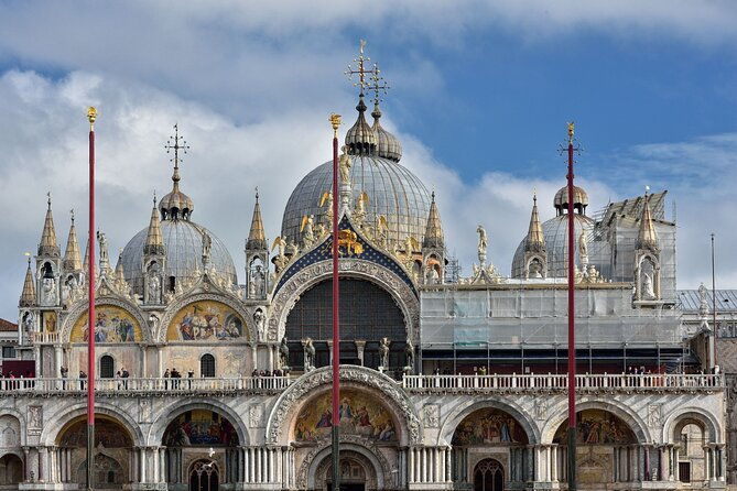 venice-private-gondola-ride-explore-hidden-canals-and-sights