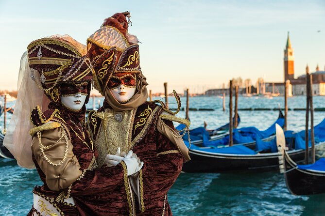 venice-private-gondola-ride-explore-hidden-canals-and-sights