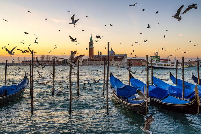 venice-private-gondola-ride-explore-hidden-canals-and-sights