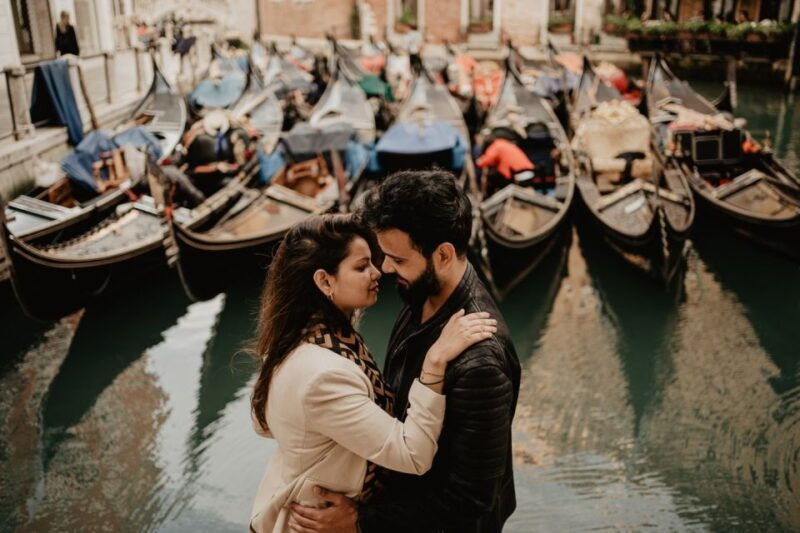 venice-private-gondola-ride-with-professional-photographer