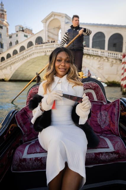 venice-private-photoshoot-in-gondola