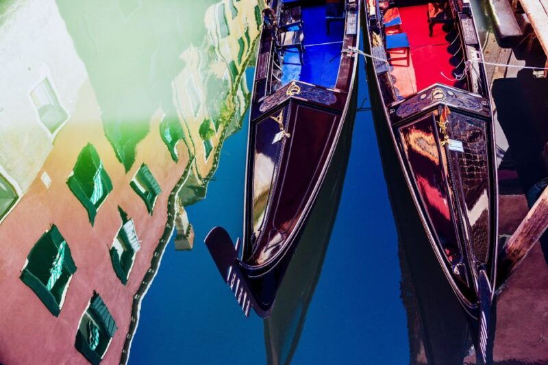 venice-romantic-gondola-tour-and-dinner-for-two