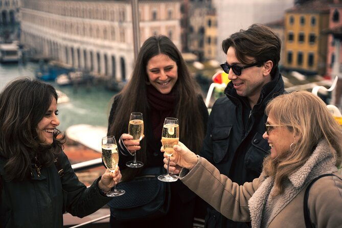 venice-rooftops-tour-with-prosecco