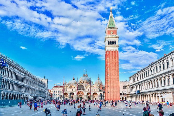 venice-saint-marks-basilica-and-gondola-tour-in-the-morning