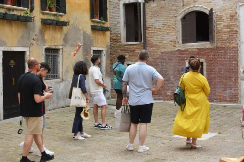 Venice: San Marco to Rialto Walk & Spritz Like a Local - Optional Upgrades: Gondola Ride and Palace Visits