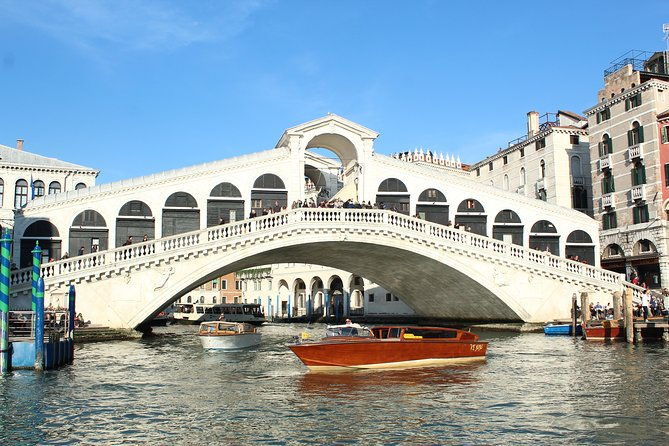 venice-shared-arrival-transfer-marittima-cruise-port-to-central-venice-3