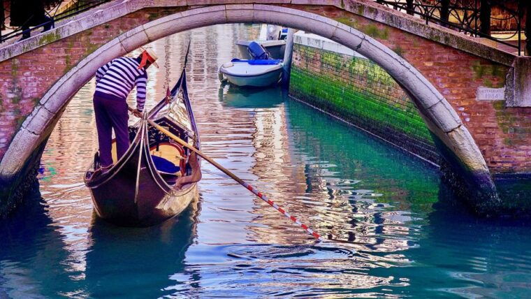 venice-shared-gondola-ride-through-the-lagoon-city