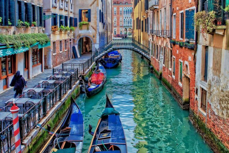 venice-st-marks-basilica-doges-palace-and-gondola-ride