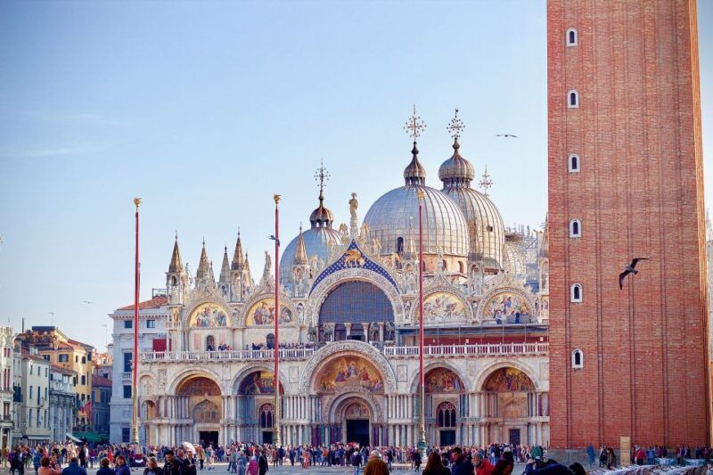 venice-st-marks-basilica-gondola-in-the-afternoon