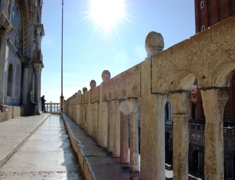 venice-st-marks-basilica-guided-visit-terrace-access