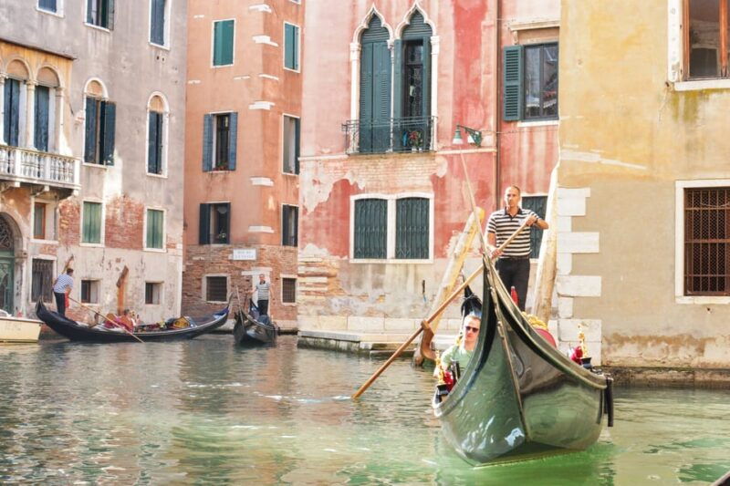 venice-st-marks-square-rialto-walking-tour-gondola