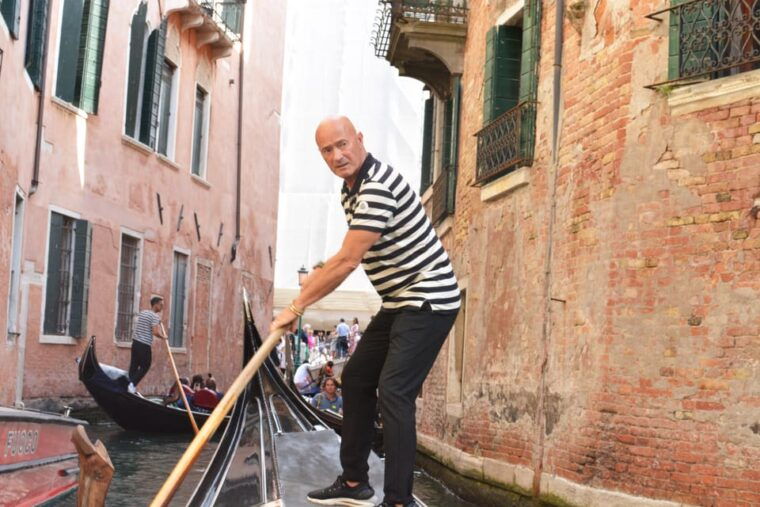 venice-st-marks-square-rialto-walking-tour-gondola