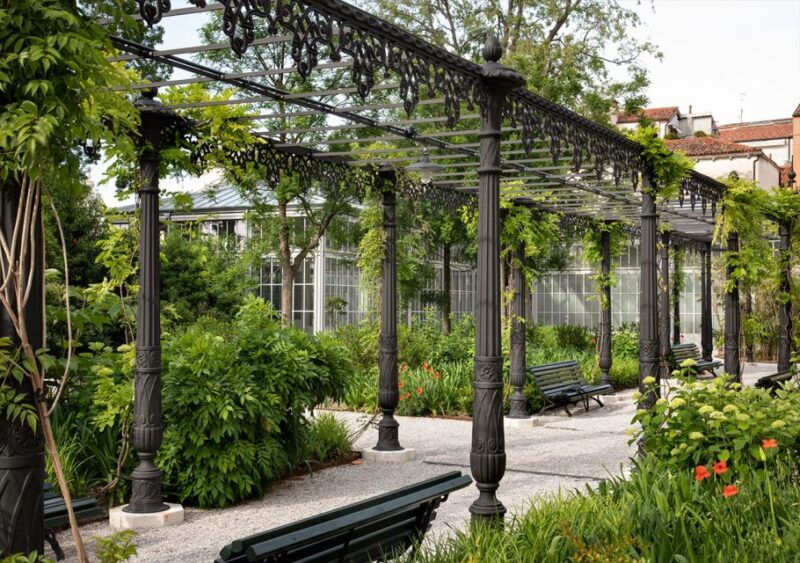 venice-st-marks-square-royal-gardens-light-lunch