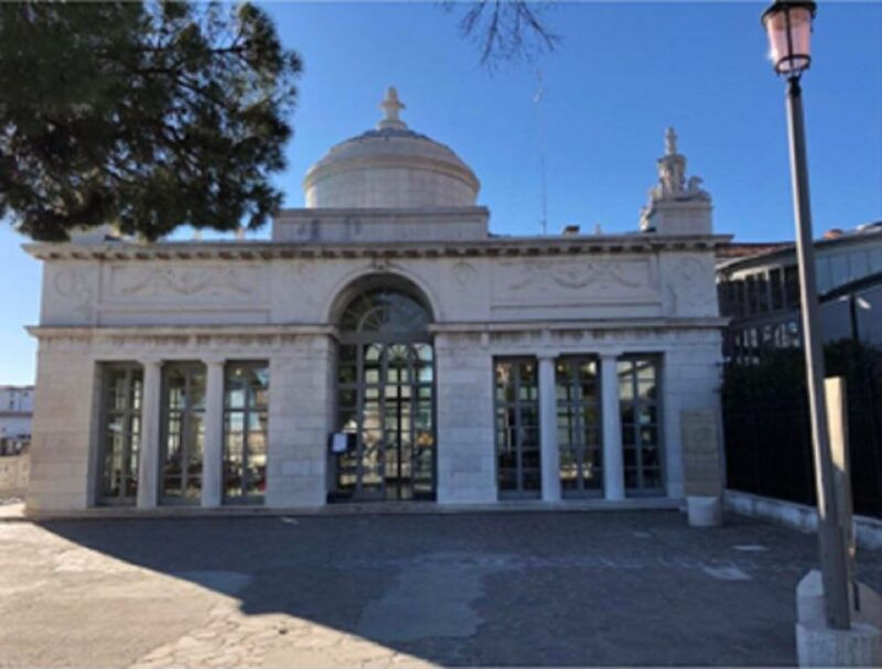 venice-st-marks-square-royal-gardens-light-lunch