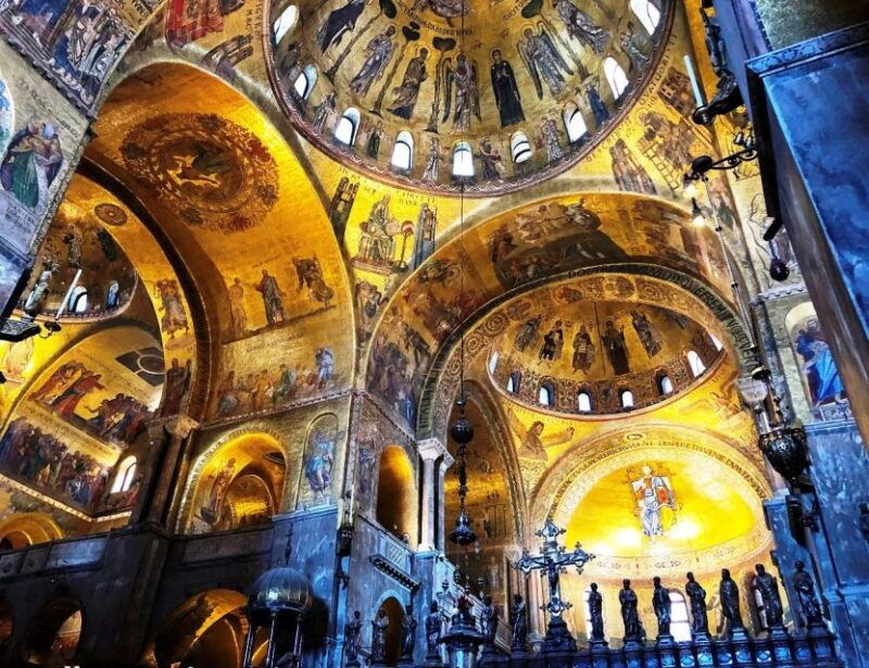 venice-st-marks-walking-tour-and-gondola-combo