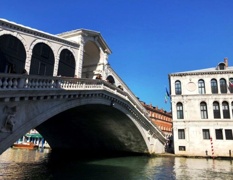 venice-st-marks-walking-tour-and-gondola-combo