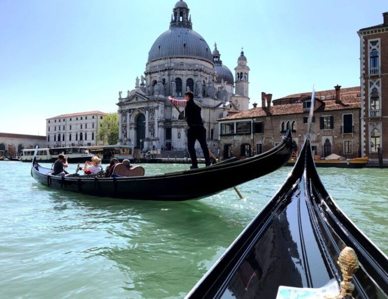 venice-st-marks-walking-tour-and-gondola-combo