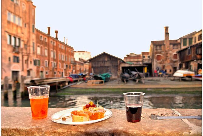 venice-street-food-tour-cicchetti-spritz-with-local-guide