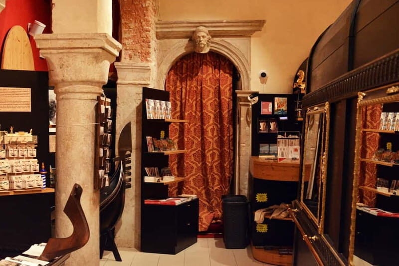 Venice: The Gondola Gallery 3D Experience - The Experience in Detail