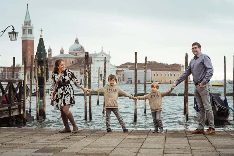 Venice: tour and photo shoot with private photographer. - Why Travelers Love This Experience